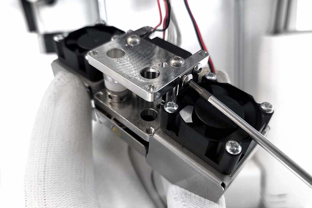 Remove-fan-bracket.jpg