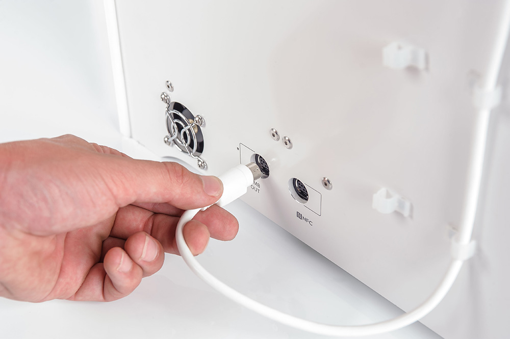 Connect-Air-Manager-cable-2.jpg