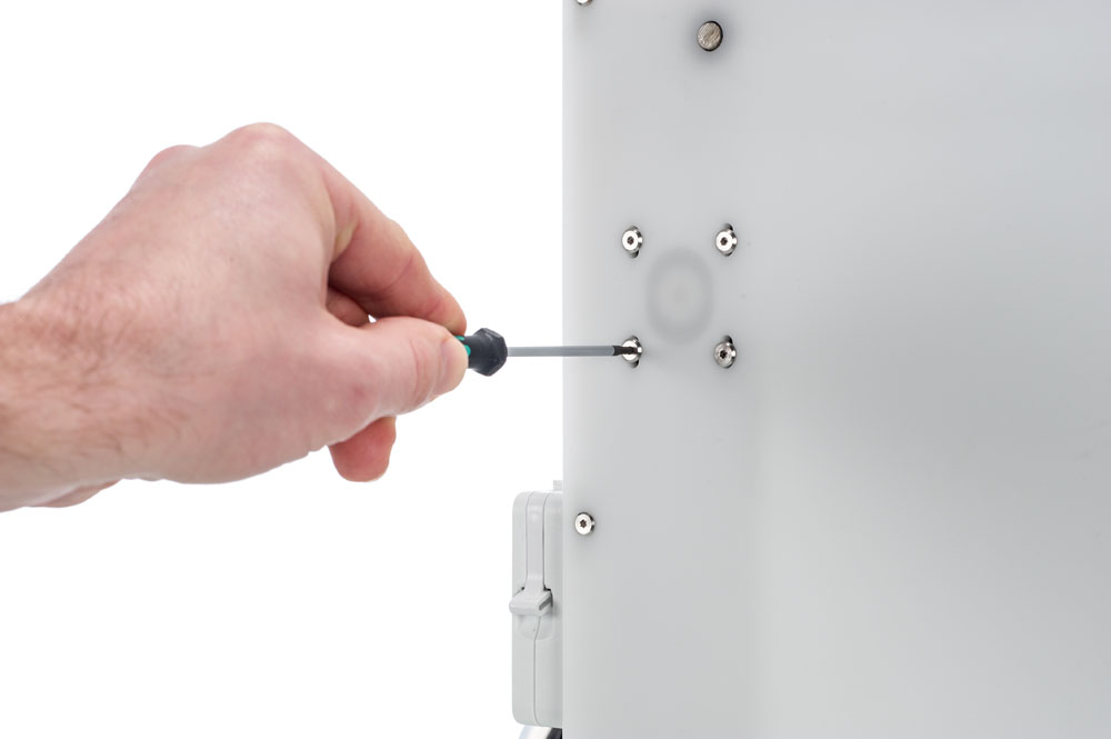 Tighten-motor-screws.jpg