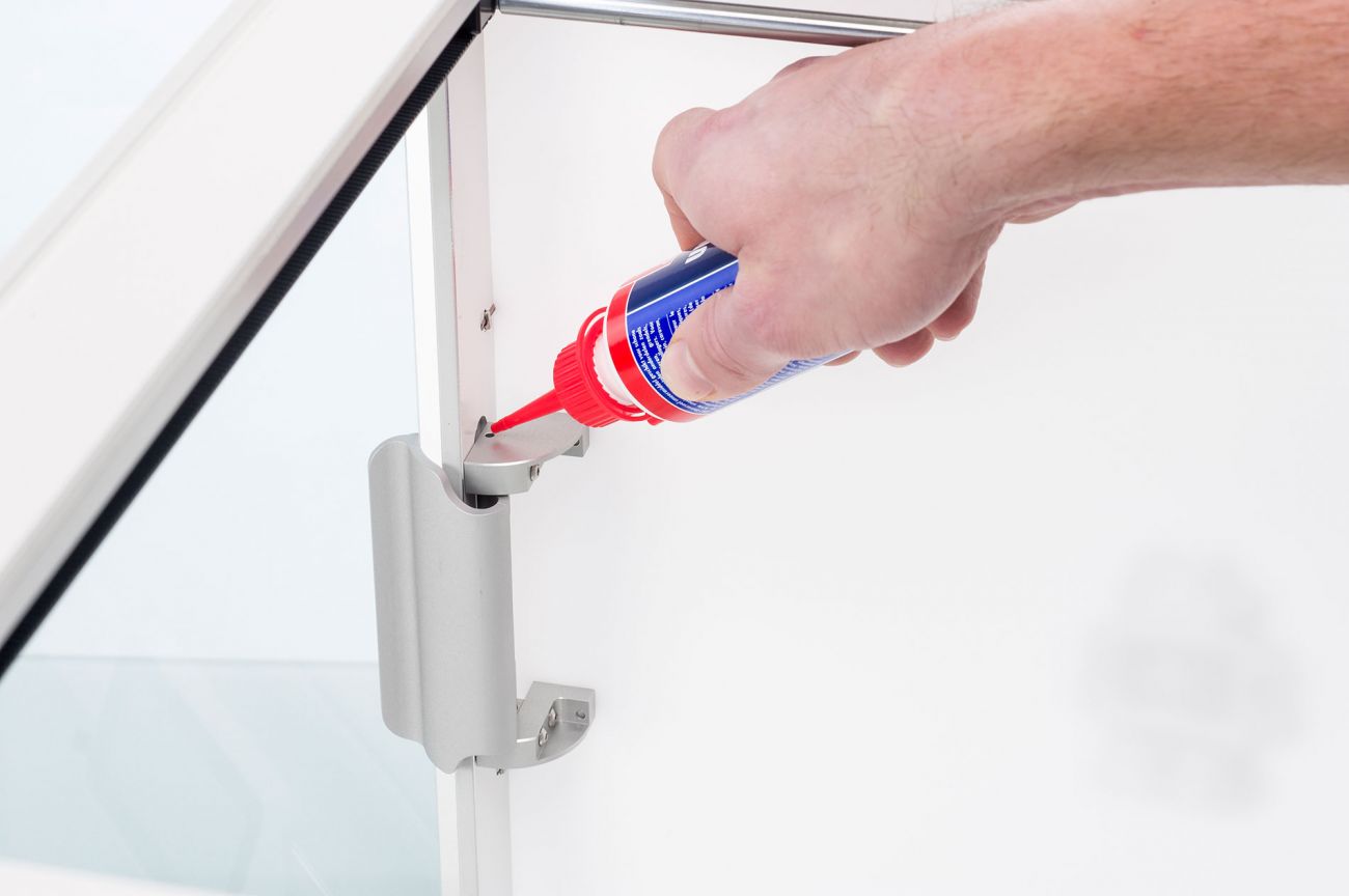 Lubricate the S series door hinges