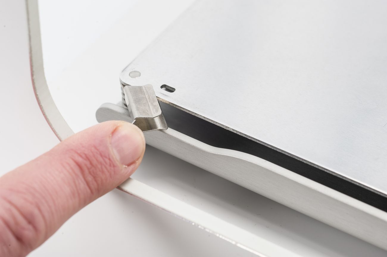 installation_build_plate_clamps.jpeg