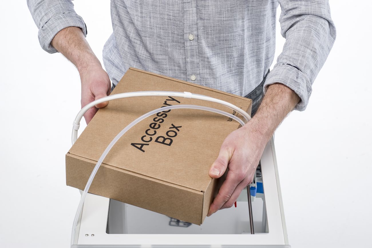 unboxing-remove_accessory_box.jpeg