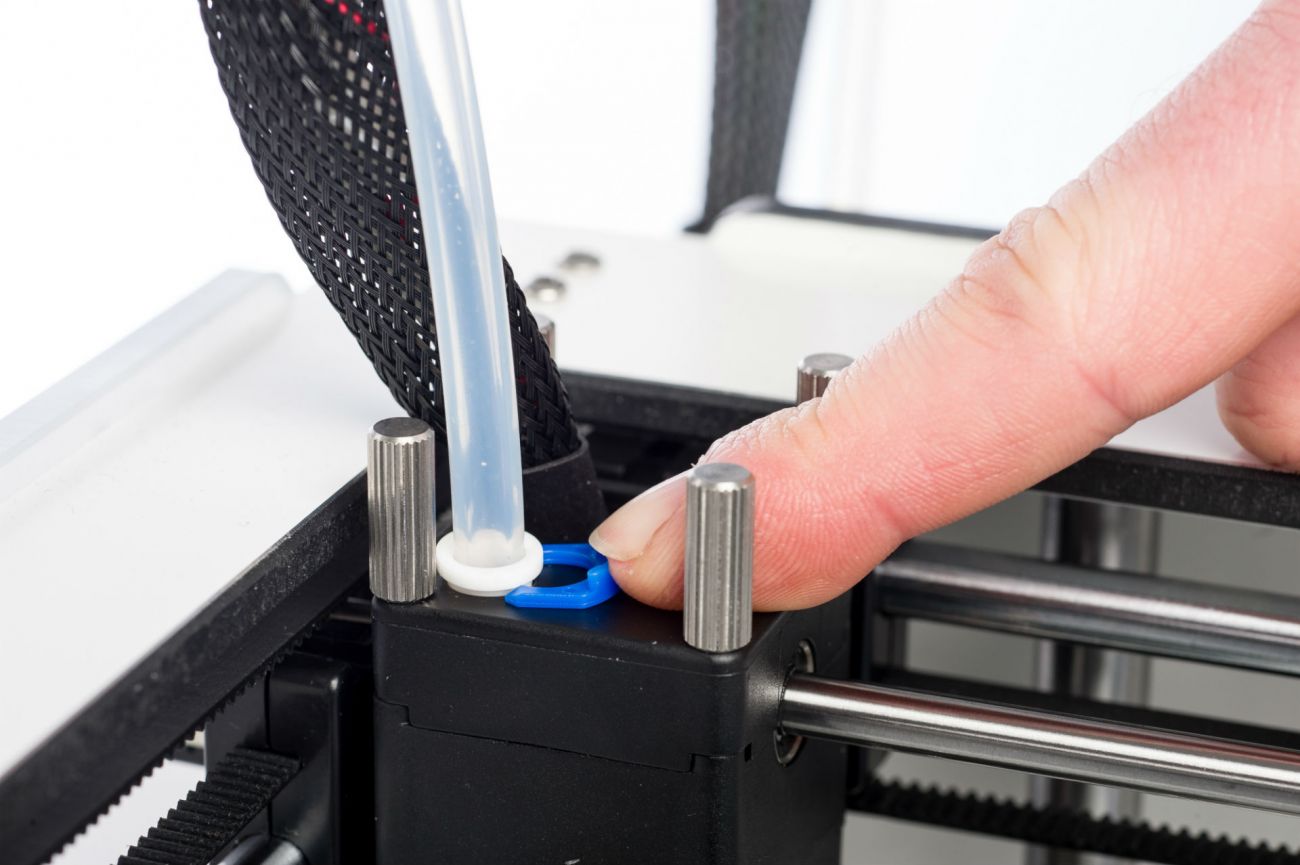 how_to_clean_the_Bowden_tube_Attaching_clamp_clip.jpg