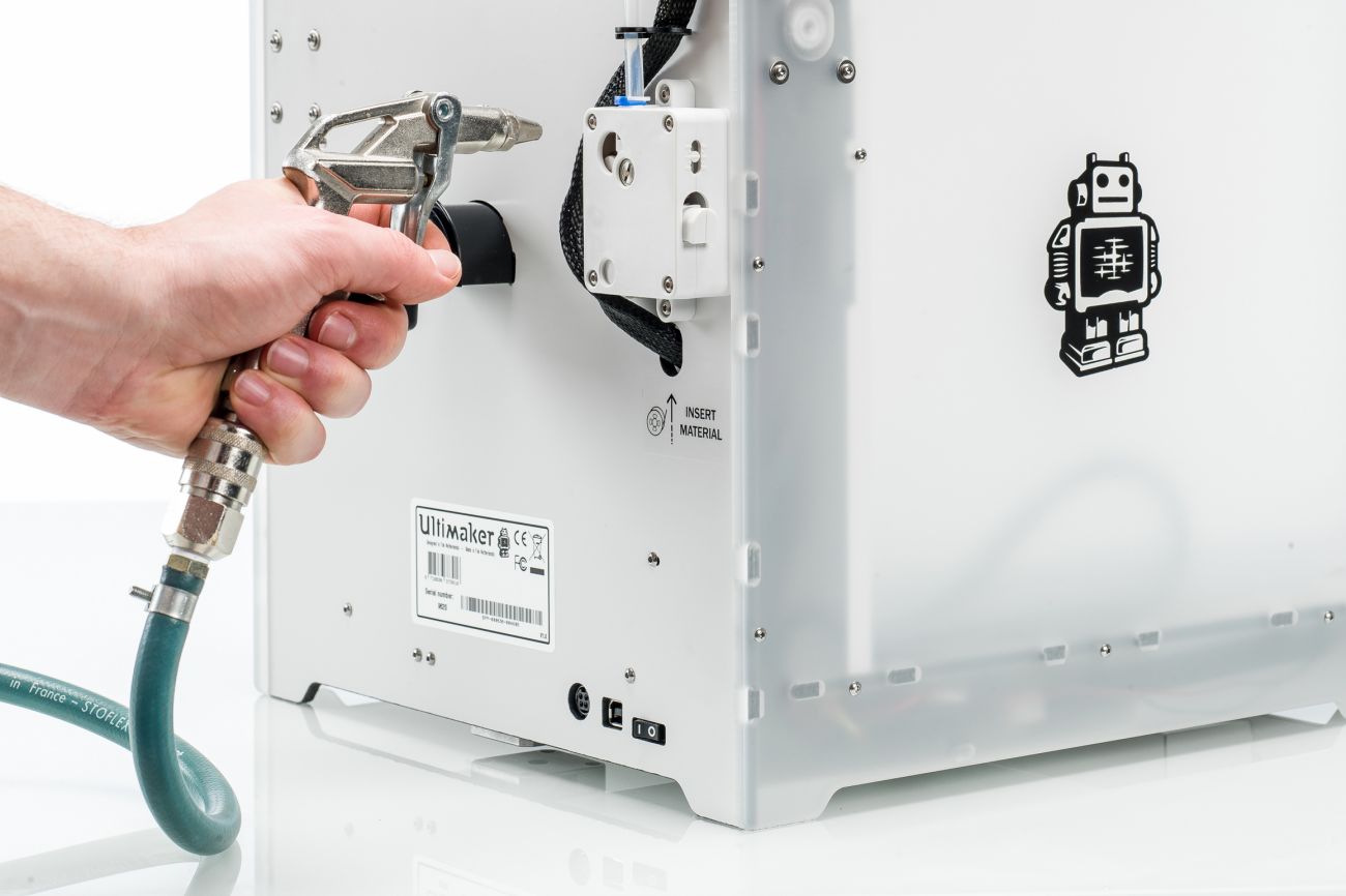 Cleaning_Ultimaker2__Cleaning_feeder.jpg